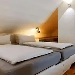 Apartman Loggiahaus Am Schloss, 5 Ferienwohnungen, Teils Mit Schloss- Und Seeblick