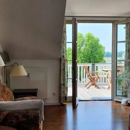 Loggiahaus Am Schloss, 5 Ferienwohnungen, Teils Mit Schloss- Und Seeblick * ラインスベルク
