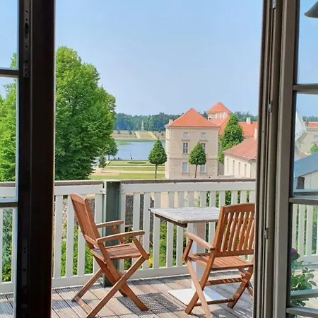 Loggiahaus Am Schloss, 5 Ferienwohnungen, Teils Mit Schloss- Und Seeblick *