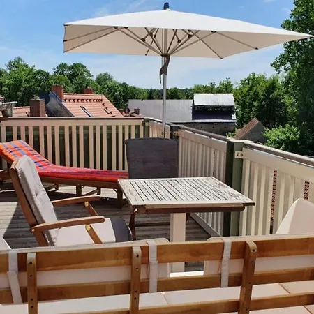 Loggiahaus Am Schloss, 5 Ferienwohnungen, Teils Mit Schloss- Und Seeblick Rheinsberg