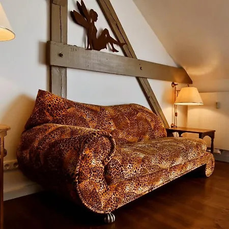 Loggiahaus Am Schloss, 5 Ferienwohnungen, Teils Mit Schloss- Und Seeblick