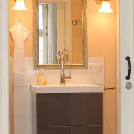 Loggiahaus Am Schloss, 5 Ferienwohnungen, Teils Mit Schloss- Und Seeblick Διαμέρισμα