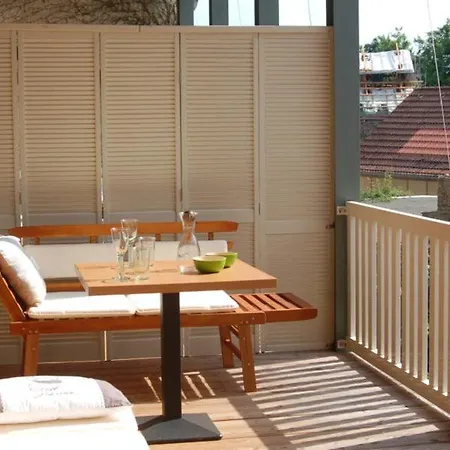 Loggiahaus Am Schloss, 5 Ferienwohnungen, Teils Mit Schloss- Und Seeblick Rheinsberg