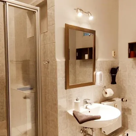 Loggiahaus Am Schloss, 5 Ferienwohnungen, Teils Mit Schloss- Und Seeblick *