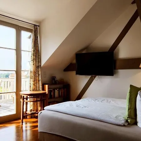 Loggiahaus Am Schloss, 5 Ferienwohnungen, Teils Mit Schloss- Und Seeblick Διαμέρισμα *