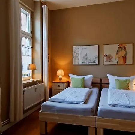 Loggiahaus Am Schloss, 5 Ferienwohnungen, Teils Mit Schloss- Und Seeblick Rheinsberg