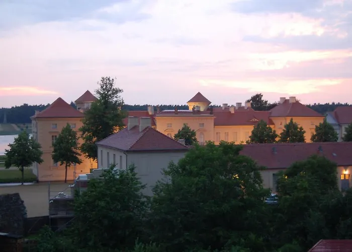 Loggiahaus Am Schloss, 5 Ferienwohnungen, Teils Mit Schloss- Und Seeblick *