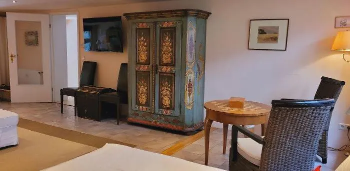 Loggiahaus Am Schloss, 5 Ferienwohnungen, Teils Mit Schloss- Und Seeblick Apartamento