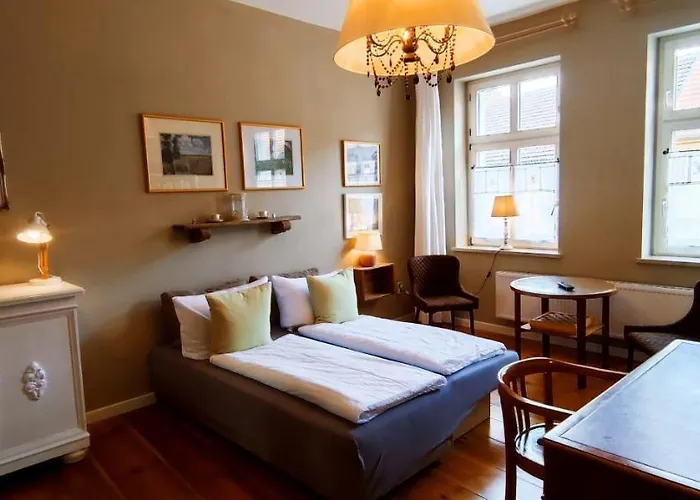 Appartement Loggiahaus Am Schloss, 5 Ferienwohnungen, Teils Mit Schloss- Und Seeblick