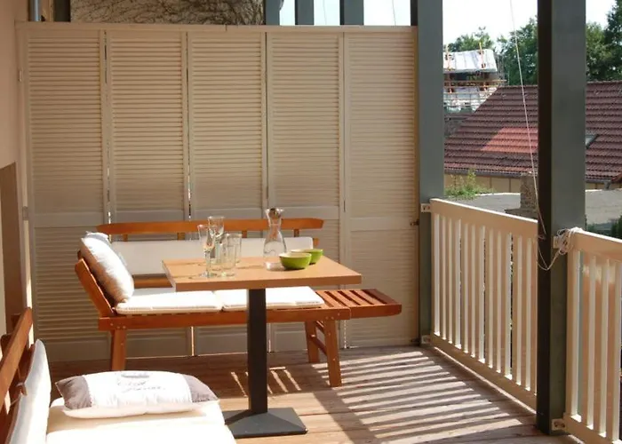 Loggiahaus Am Schloss, 5 Ferienwohnungen, Teils Mit Schloss- Und Seeblick ריינסברג