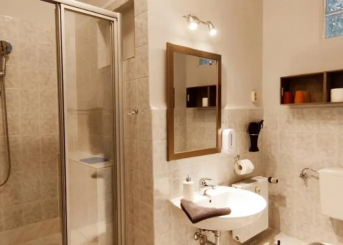 Loggiahaus Am Schloss, 5 Ferienwohnungen, Teils Mit Schloss- Und Seeblick *