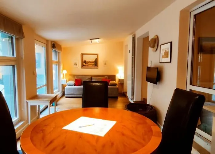 Loggiahaus Am Schloss, 5 Ferienwohnungen, Teils Mit Schloss- Und Seeblick Rheinsberg