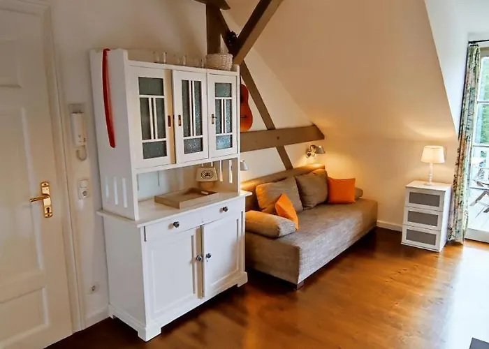 Appartement Loggiahaus Am Schloss, 5 Ferienwohnungen, Teils Mit Schloss- Und Seeblick