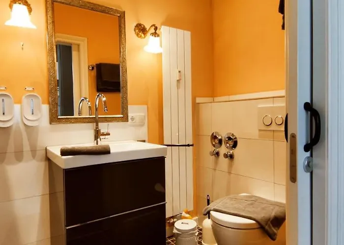 Loggiahaus Am Schloss, 5 Ferienwohnungen, Teils Mit Schloss- Und Seeblick Rheinsberg