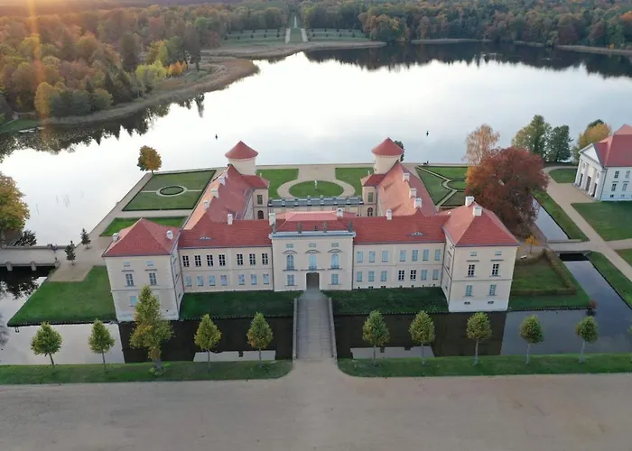 Loggiahaus Am Schloss, 5 Ferienwohnungen, Teils Mit Schloss- Und Seeblick Apartamento